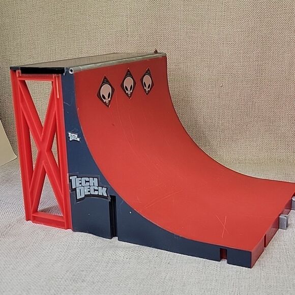 Tech Deck Ultimate Half Pipe Ramp Spin Master Plus Boards - Picture 2 of 10
